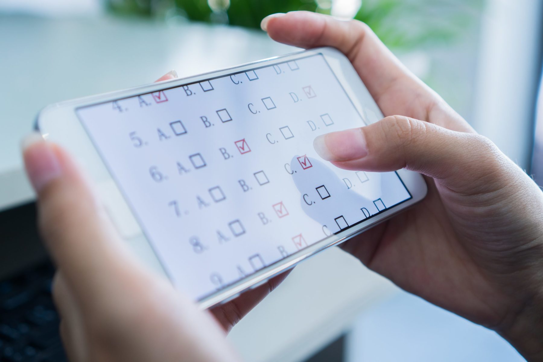 Kun je zelf testen of je het coronavirus hebt?